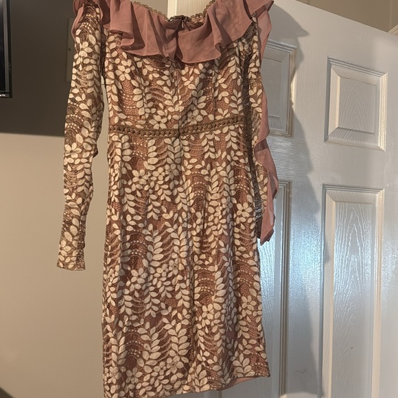 Pretty Little Thing pink lace dress - Picture 2 of 3